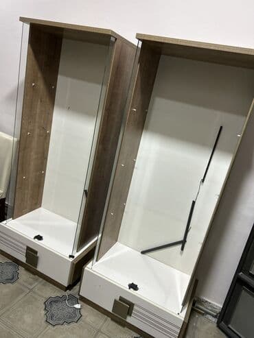 demir şkaf: Şüşəli dolab vitrini, İşlənmiş — 2