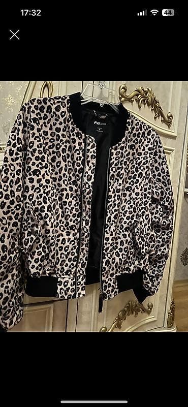 53 azn alınıb 28 moldan endirimle. 1.2 defe giyilib