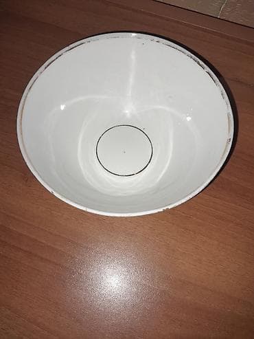 Kuznetsov fabriki damğalı porselen kasa - Material: nazik porselen - — 2