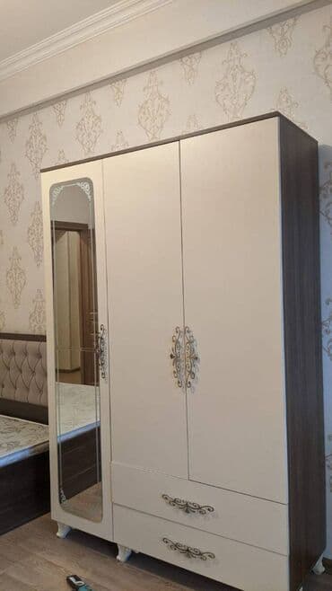 1 комнатная квартира снять: 28 may metrosunun yasil bazarına yaxın 17 mertebeli binanın 6-ci — 11