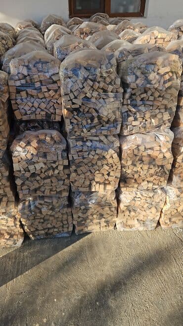 taxta tavan sekilleri: Qablaşdırılmış odun və kindling dəstləri. Ünvan : Binə qəsəbəsi — 6