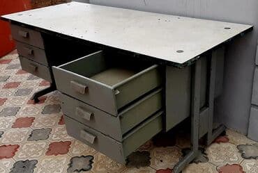 стеклянная подставка под телевизор: Siyirməli, Polkalı, Metal, Rusiya — 4