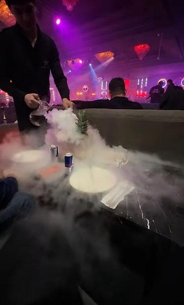 Ofisiant tələb olunur, Restoran, Gündəlik ödəniş, 18-29 yaş, 1-2 illik təcrübə — 1
