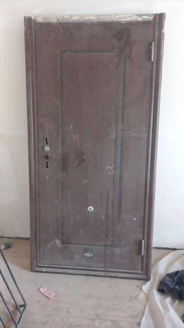 qapi gence: Məhsul: Giriş/otaq üçün metal qapı 2 ədəd Təsvir: - Material — 1