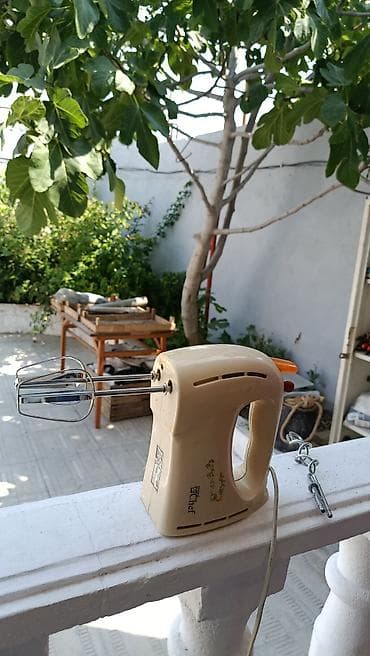 Техника и электроника: Mətbəx üçün elektrikli əl mikseri Marka/model: Royal Chef (korpus — 1