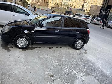 priora guzgu: Kia Rio hatchback – CRDI dizel - Korpus: 5 qapılı hatchback, qara — 1