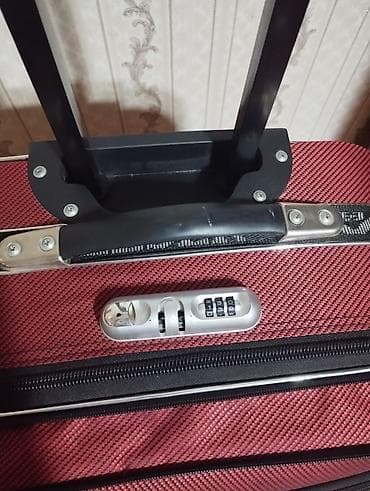 nergiz necef listening 1: Qırmızı tekstil səyahət çamadanı - Korpus: parça/tekstildən, sərt — 5