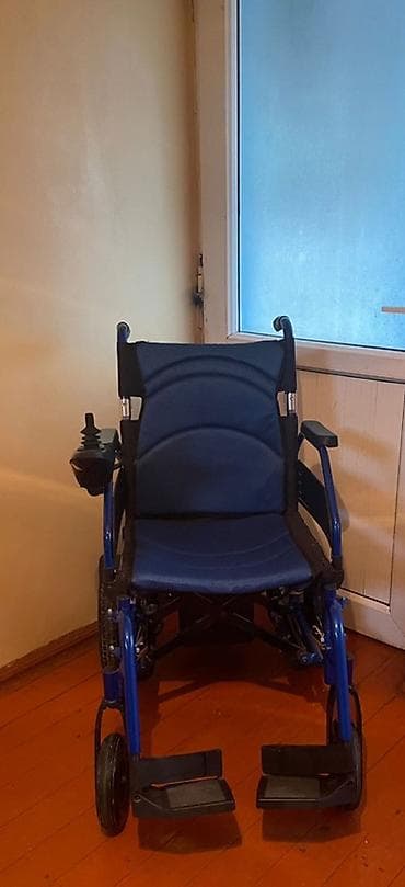 tibbi canta: Elektrik təkərli araba - İdarəetmə: Sağ qoltuqaltında joystick paneli — 3