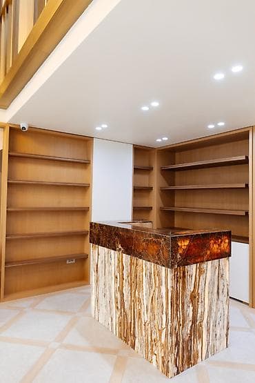 emircanda ev satisi: 2 556 000 AZN 213 m² Sahə Çıxarış Təmir Satılır obyekt 213 m², Ağ — 5