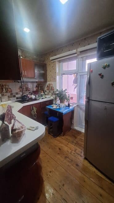 kirayə xalqlar: Mənzil — 3-ci mərtəbə, giriş qapısı 167 nömrəli mənzilə açılır. Geniş — 10