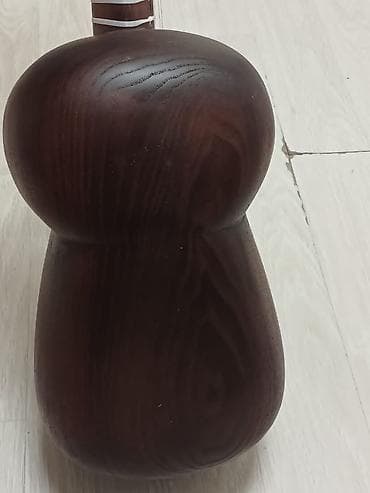 tar qabı: Tar – Azərbaycan milli simli musiqi aləti Xüsusiyyətlər: - Korpus — 6