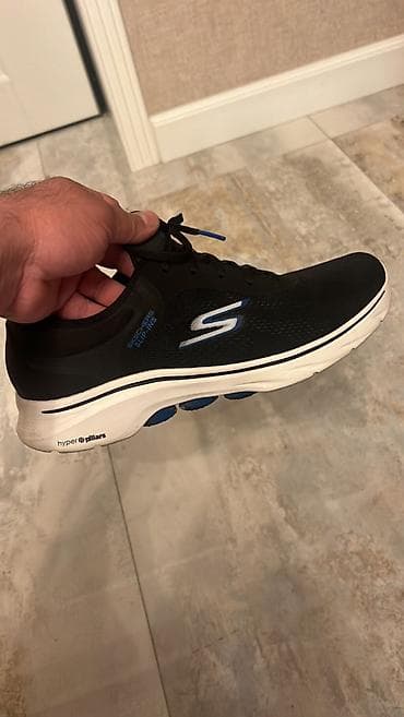 Skechers
ORİGİNAL
44 razmer
1-2 dəfə istifadə olunub