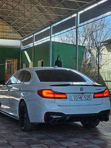 bmw m3 gtr: BMW 5 series: 2 l | 2017 il Sedan — 6