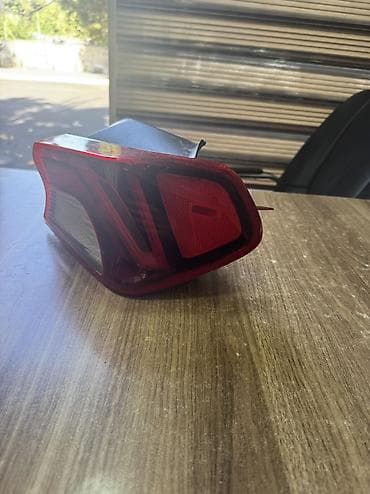 Nəqliyyat: Məhsul: Arxa fənər (taillight) - Rəng/optika: Qırmızı şəffaf korpus — 8
