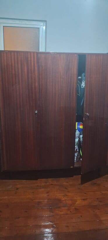 1 комнатная посуточно в баку: Salam qara qarayevdə 1 otaqlı bir kuxnalı evə otaq yoldaşı 2 nefer — 5