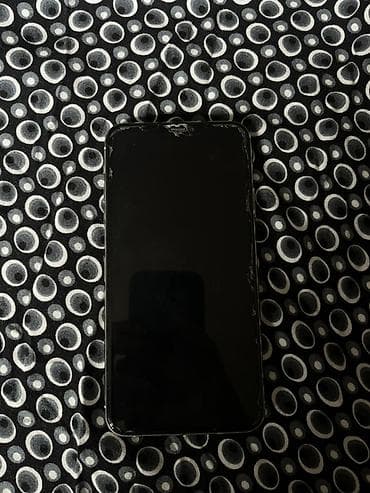 ipone se: IPhone 11 Pro Max, Gümüşü, Face ID — 2
