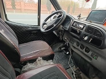 bmw x1 sdrive20d efficientdynamics: Ford Transit: 2.5 l | 1998 il Van body type — 9