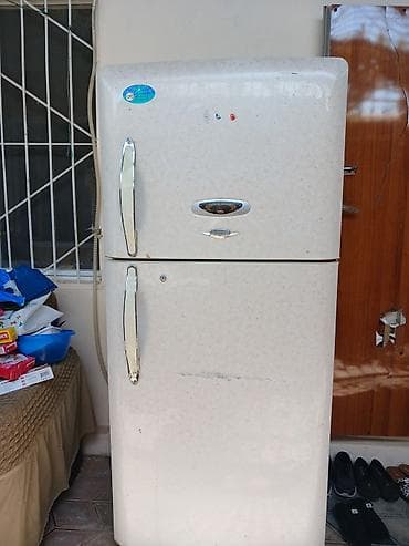 netbook satilir: İki qapılı məişət soyuducusu - Üst qapı: dondurucu bölməsi, alt qapı — 2
