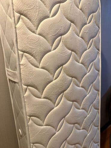 Салонная, медицинская мебель: Для девочки и мальчика, Б/у, Четырехугольная, Колыбель, С матрасом, С механизмом качания — 1