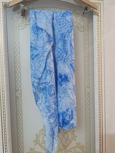 Kurtkalar: Mavi-ağ naxışlı şərf/şal - Rəng və dizayn: Açıq mavi və kobalt — 2