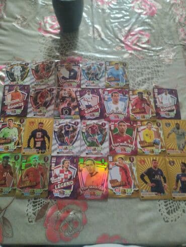 Futbol kartları qızıl və gümüş