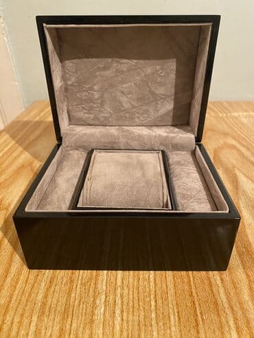 smart sat: Lüks saat/qolbaq qutusu Materiali bərk korpus parlaq piano-qara — 2