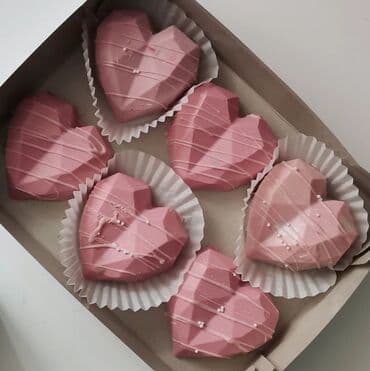 Сейфы: Həndəsi ürək formalı, zərif detallarla bəzədilmiş, dekorativ qutularda — 8