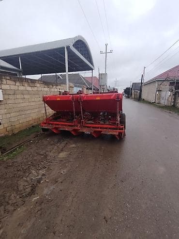 Kənd təsərrüfatı avadanlıqları paketi 1) Kartof əkən səpin agregatı