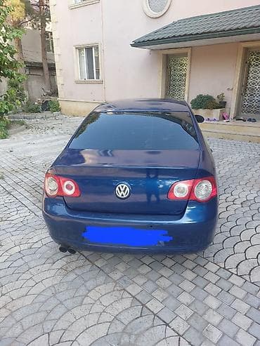 larzon disk: Volkswagen Passat sedan – mavi rəng. Xüsusiyyətlər: - Kuzov: 4 qapılı — 2