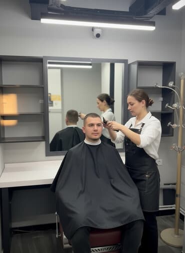 kirayə avtoyuma: Nəsimidə Azadlıq rezidensin binasında bərbər salonunda bərbər tələb — 1