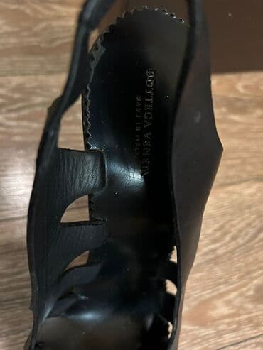 женские босоножки на танкетке: Ölçü: 38.5, rəng - Qara, İşlənmiş — 1