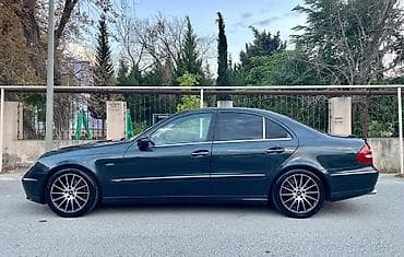 ford 8 1: Mercedes-Benz E-Class: 2.7 l | 2003 il Sedan — 8