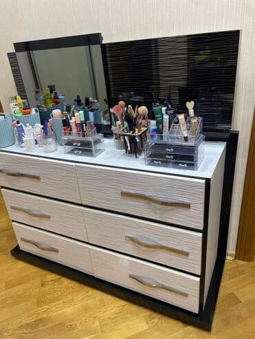 Kia: Dəhliz dolabı — 6