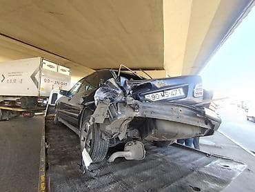 Мототранспорт: Mercedes-Benz E-Class (W210) sedan, tünd göy rəng. - Kuzov: 4 qapılı — 8