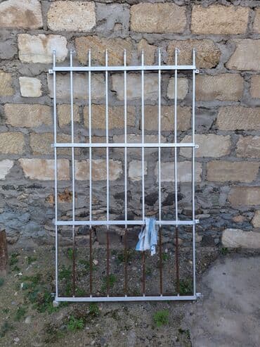 Döşəmə: Metall barmaqlıq paneli - Material: polad/profil boru - Rəng: ağ — 1