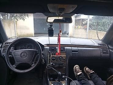 turbo az e220: Mercedes-Benz 280: 2.8 l | 1998 il Sedan — 1