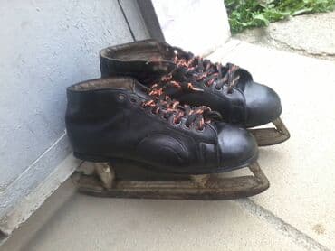 Buz ustunde suruwmek ucun sovet istehsali olan konkiler