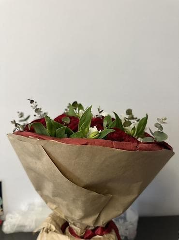 palma satilir: Qırmızı qızılgül və alstromeriya buketi Bugun alinin 20aze satilir — 2