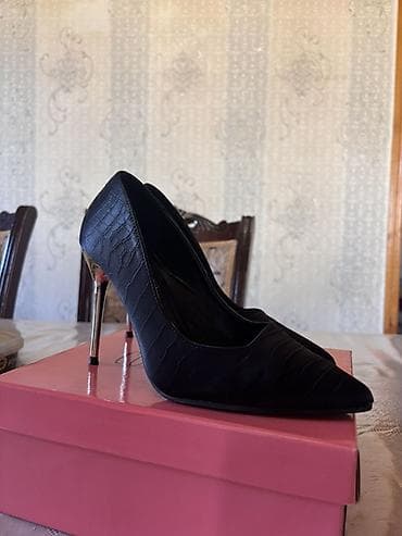 xanimlar: Qadın klassik tuflisi - Rəng: qara - Model: sivri burunlu, kruqoşə — 1