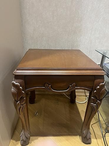 Açılmayan, Taxta, Kvadrat masa