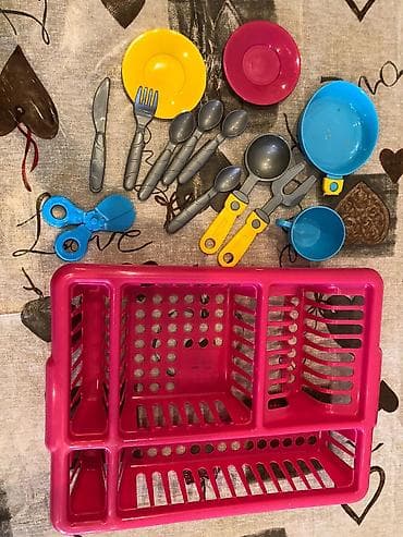 Məktəb çantaları: Məhsul: Uşaq inkişaf oyuncaqları dəsti Tərkibi: - Formaları — 9