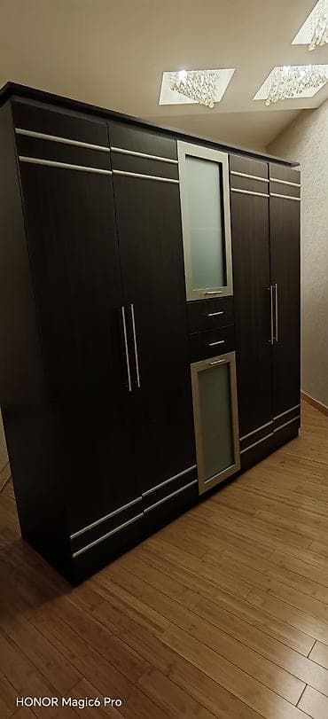 Dolab satilir Qiymeti 180 azn .Çatdirilma pulsuz Raya Raya