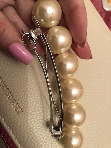 Zərgərlik əşyaları: İncili saç klipsi Həzi Aslanov metrosunun yanında, 245 nömrəli — 2