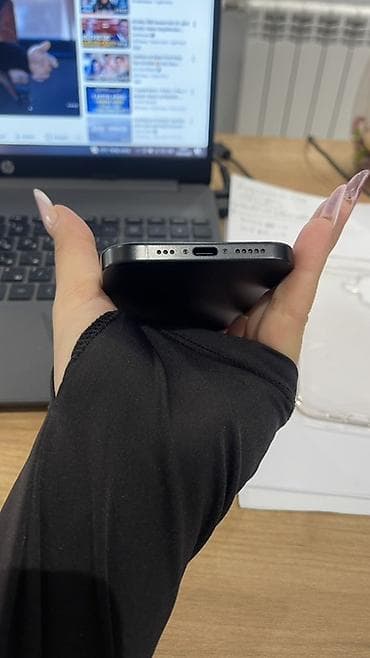 iphone 12 qara: IPhone 12, Qara — 4