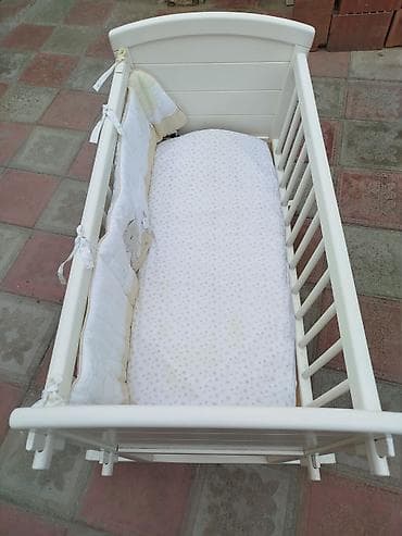 Oğlan və qız üçün, İşlənmiş, Dördbucaq, Beşik, Dəst ilə, Matras ilə, Yellənmə mexanizmsiz