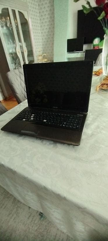 samsung level u: ASUS noutbuk - Ekran: təxminən 15–17 düym, parlaq örtük - Klaviatura — 2
