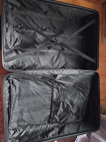 Çamadanlar: Sərt gövdəli, təkərli səyahət çamadanı - Material: yüngül və davamlı — 8