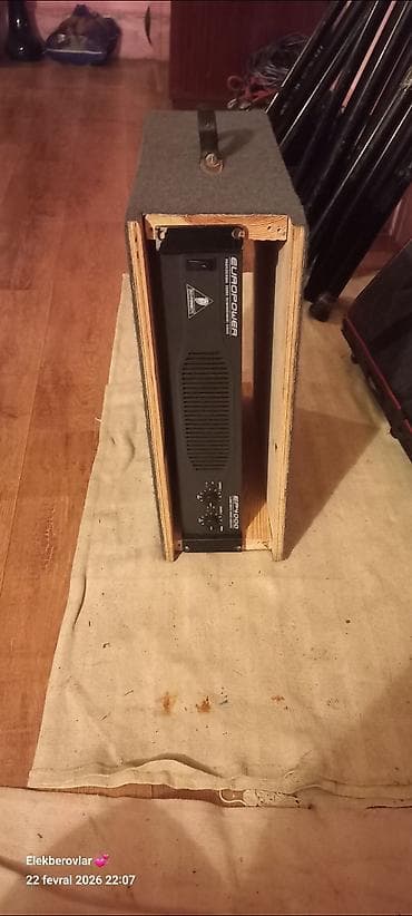 deri tiken masin: Behringer 4000 çox az istifade olub idyal vezyetdedi istiyen olsa qutu — 3