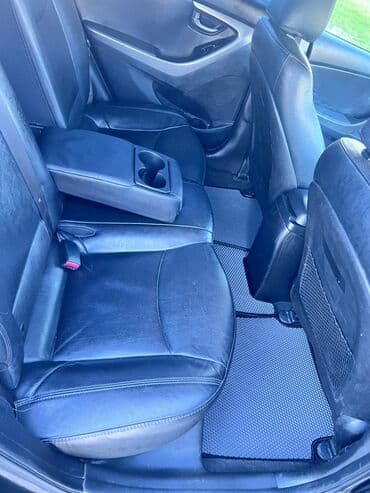 Hyundai: Hyundai Elantra sedan - Korpus: 4 qapılı sedan, qara rəng - Mühərrik — 10