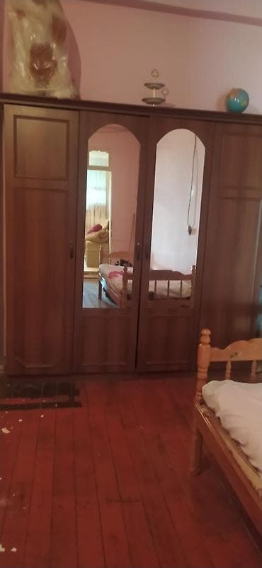 İşlənmiş, 4 qapılı, Güzgülü, Qəhvəyi, Taxta, Açılan, Düz dolab